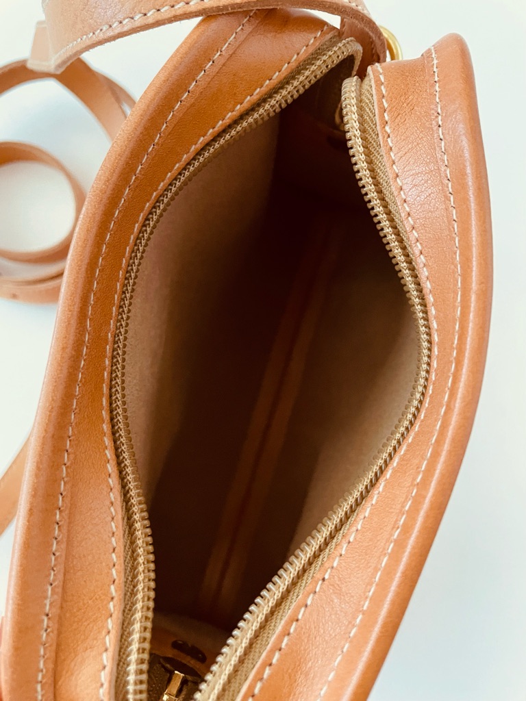 Il Bisonte Italian Leather Crossbody Bag In Caramel Tan Color — image 7 of 8